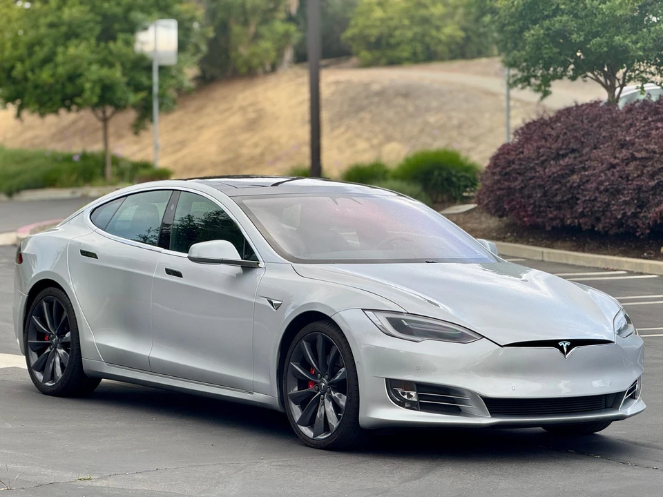 2016 Tesla Model S - Image 21 of 31