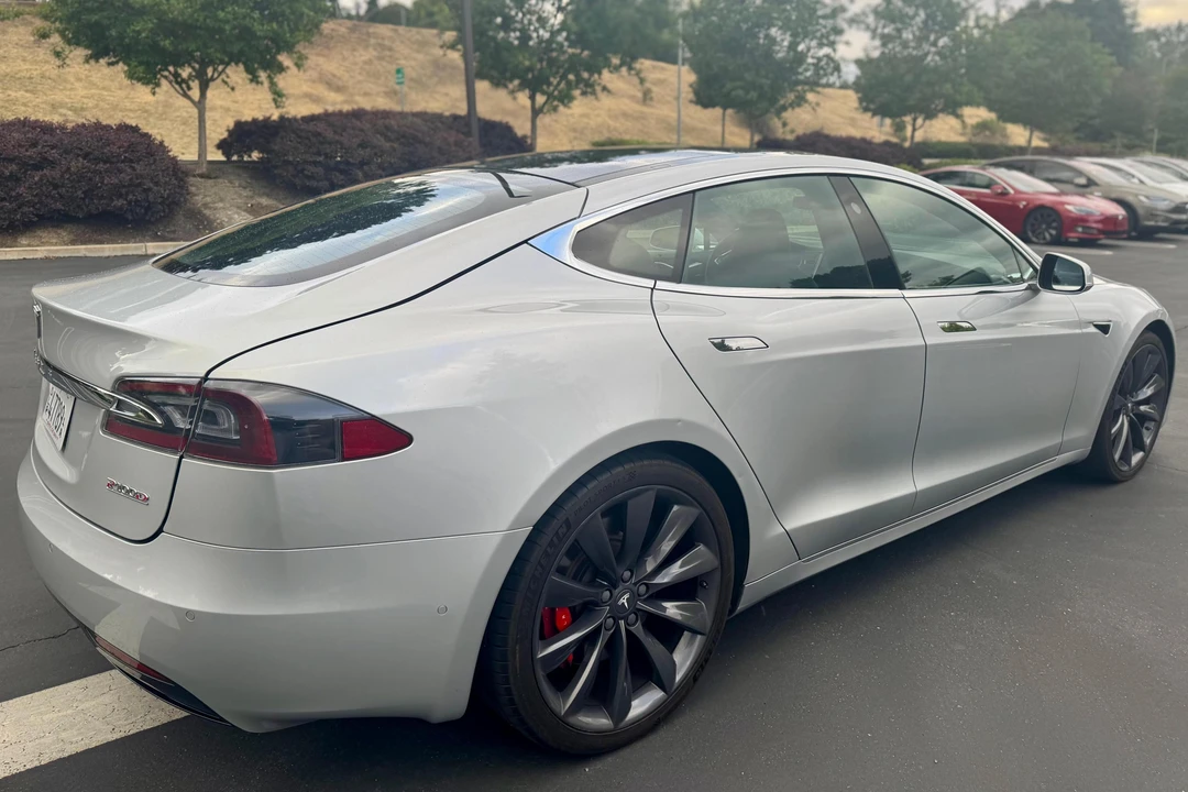 2016 Tesla Model S - Image 4 of 31