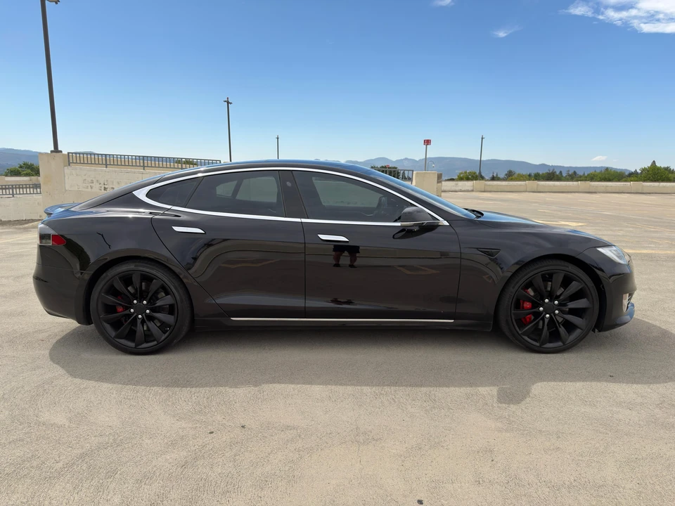 2016 Tesla Model S - Image 21 of 31
