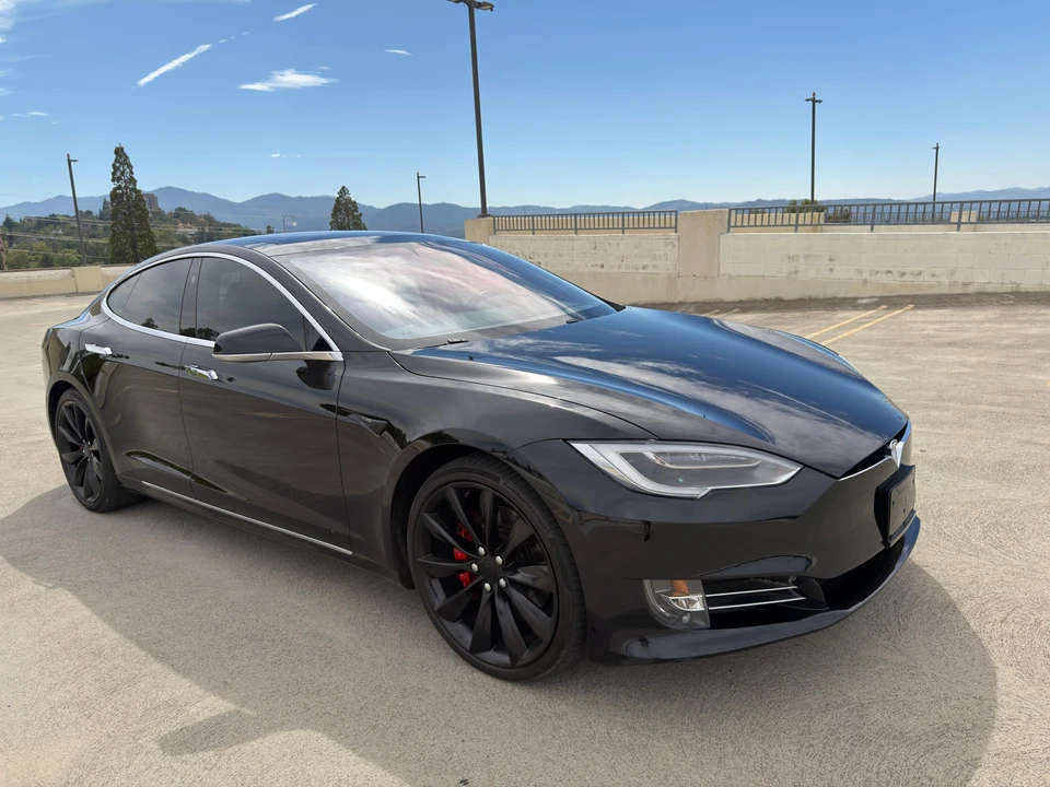 2016 Tesla Model S - Image 22 of 31