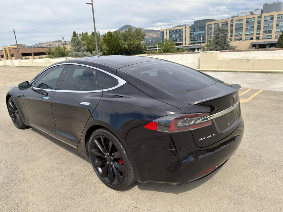 2016 Tesla Model S - Image 14 of 31