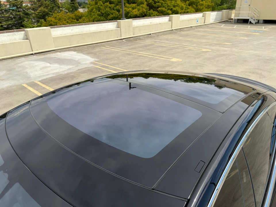 2016 Tesla Model S - Image 27 of 31