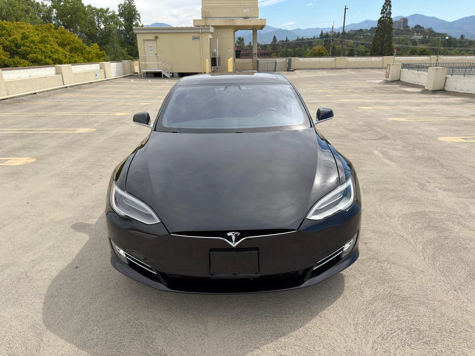 2016 Tesla Model S - Image 8 of 31