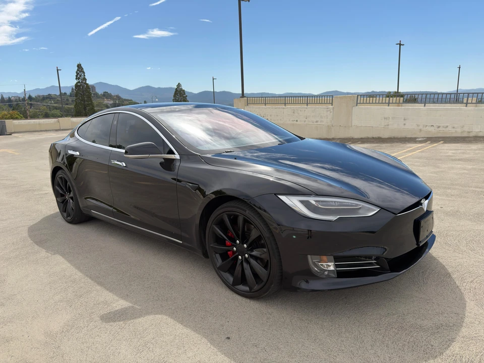 2016 Tesla Model S - Image 23 of 31