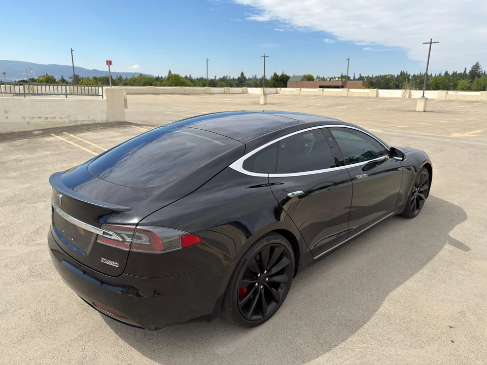 2016 Tesla Model S - Image 20 of 31