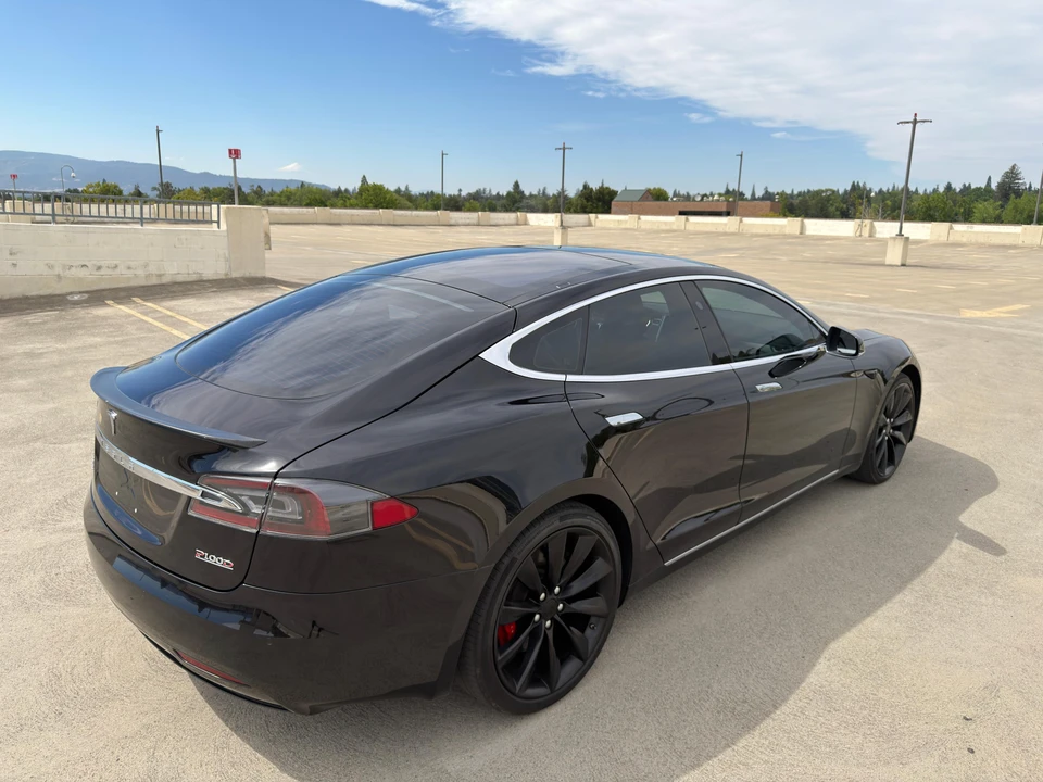 2016 Tesla Model S - Image 19 of 31