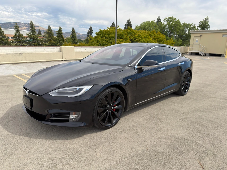 2016 Tesla Model S - Image 11 of 31