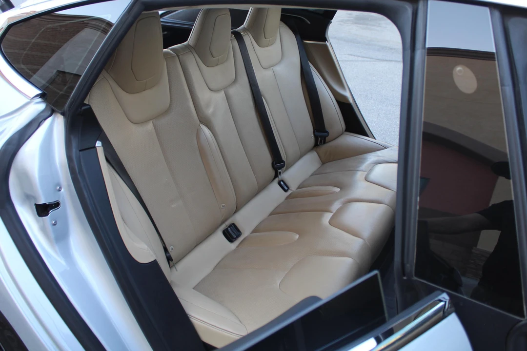 2016 Tesla Model S - Image 11 of 12