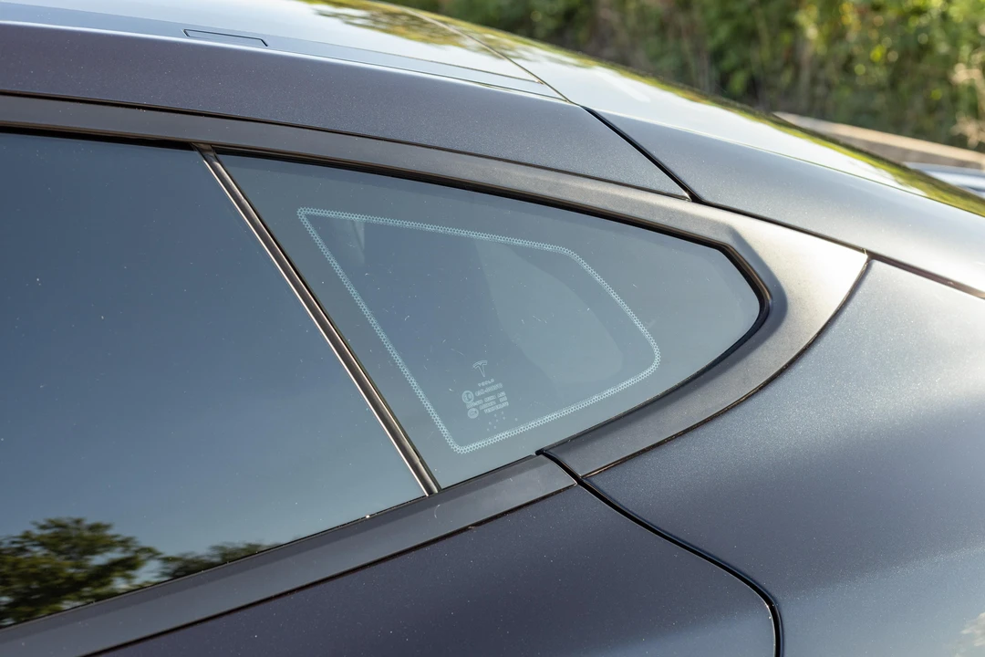 2016 Tesla Model S - Image 22 of 31