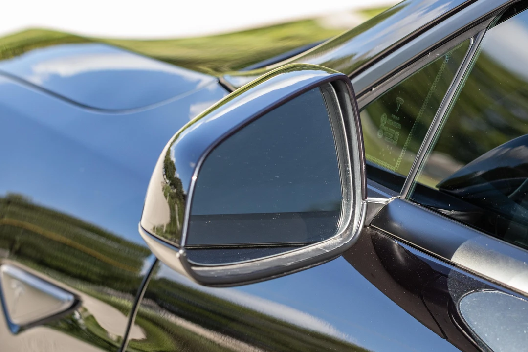 2016 Tesla Model S - Image 24 of 31