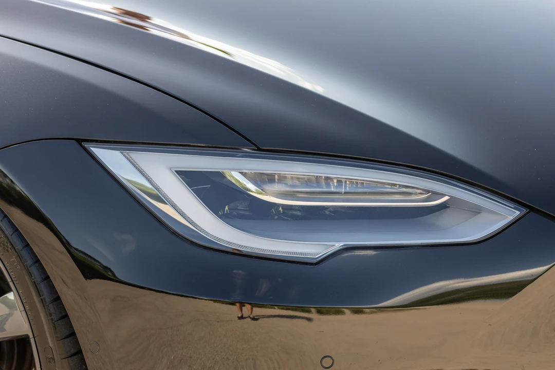 2016 Tesla Model S - Image 9 of 31