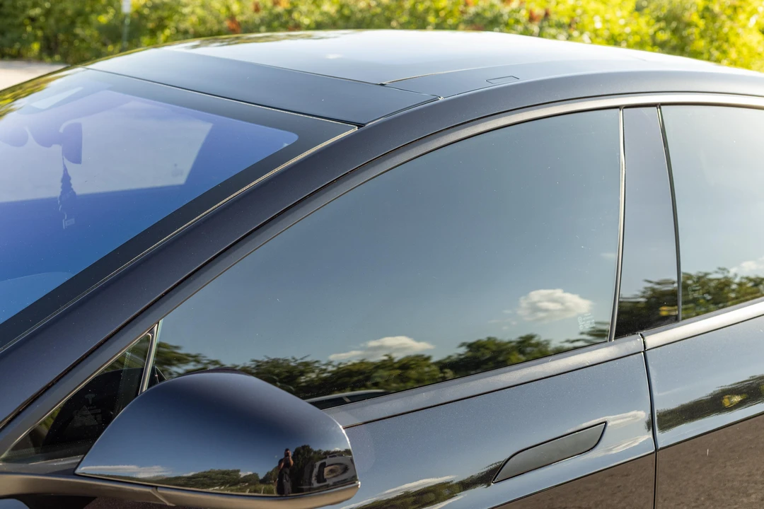 2016 Tesla Model S - Image 18 of 31