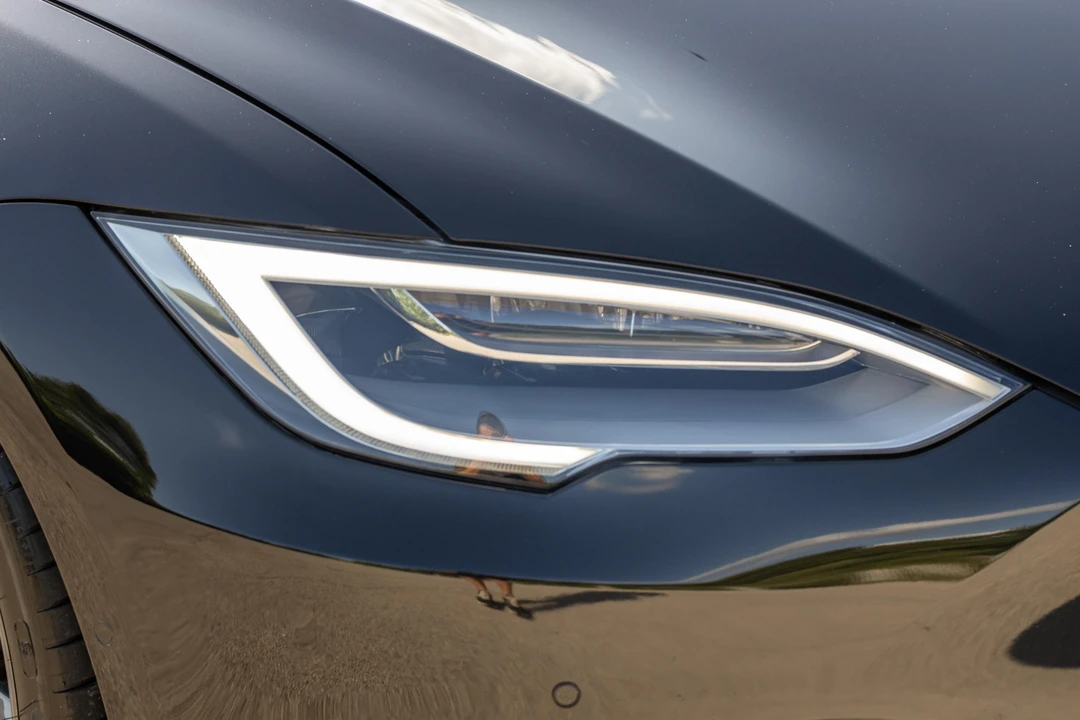 2016 Tesla Model S - Image 10 of 31
