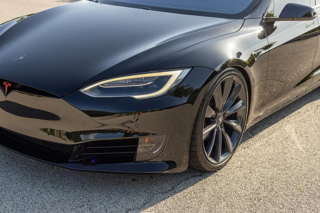 2016 Tesla Model S - Image 13 of 31