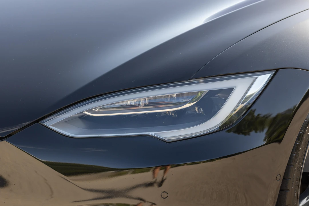 2016 Tesla Model S - Image 14 of 31