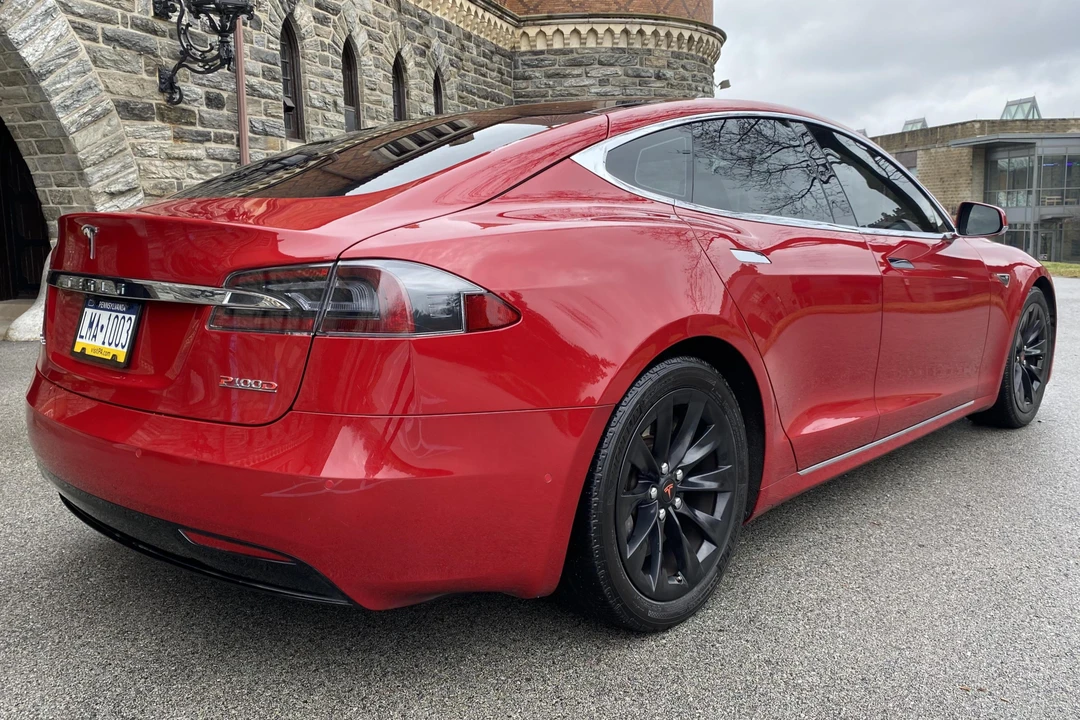 2016 Tesla Model S - Image 4 of 31