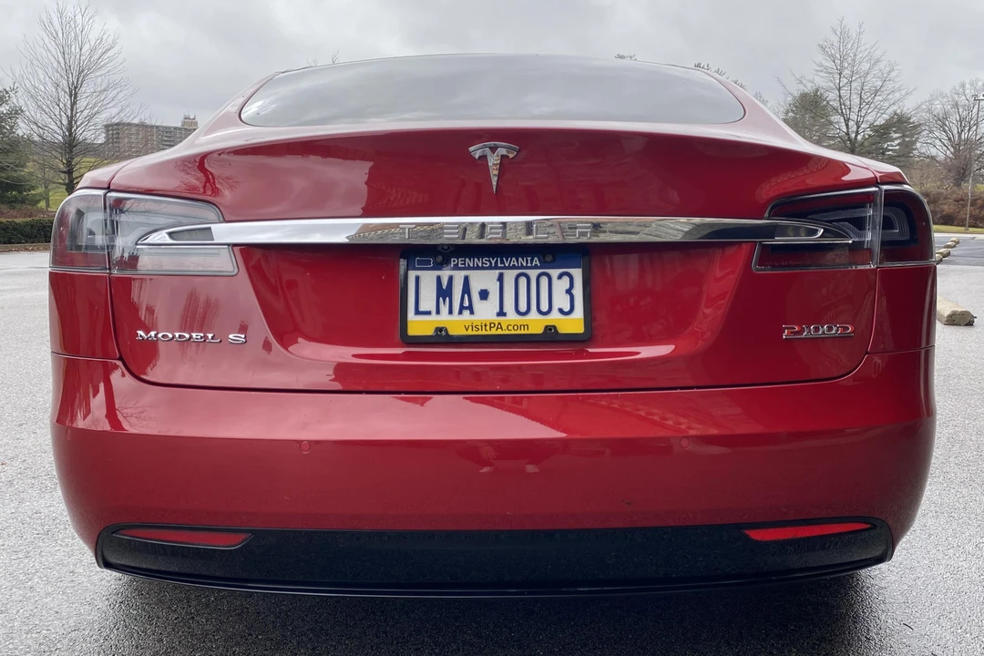 2016 Tesla Model S - Image 5 of 31