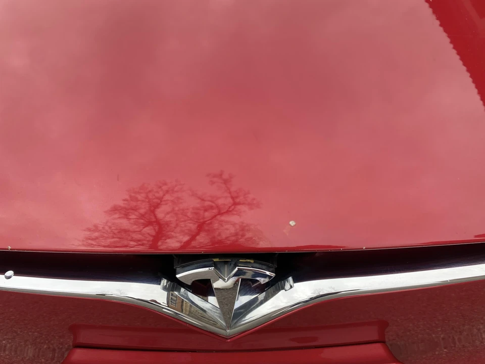 2016 Tesla Model S - Image 27 of 31