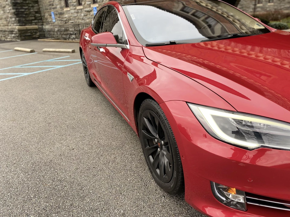 2016 Tesla Model S - Image 25 of 31