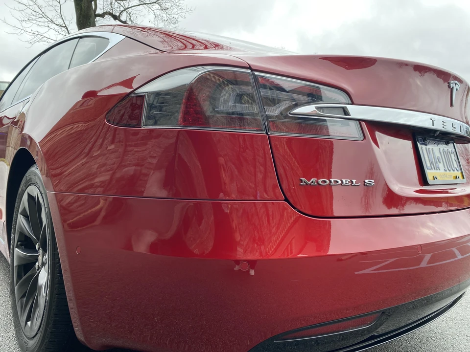2016 Tesla Model S - Image 18 of 31