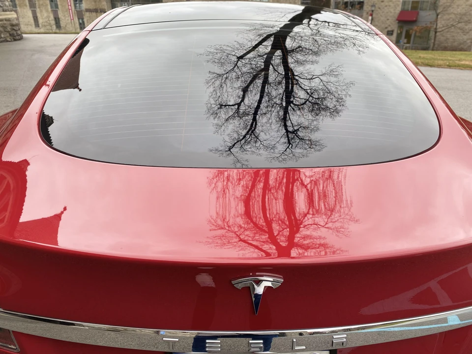 2016 Tesla Model S - Image 19 of 31