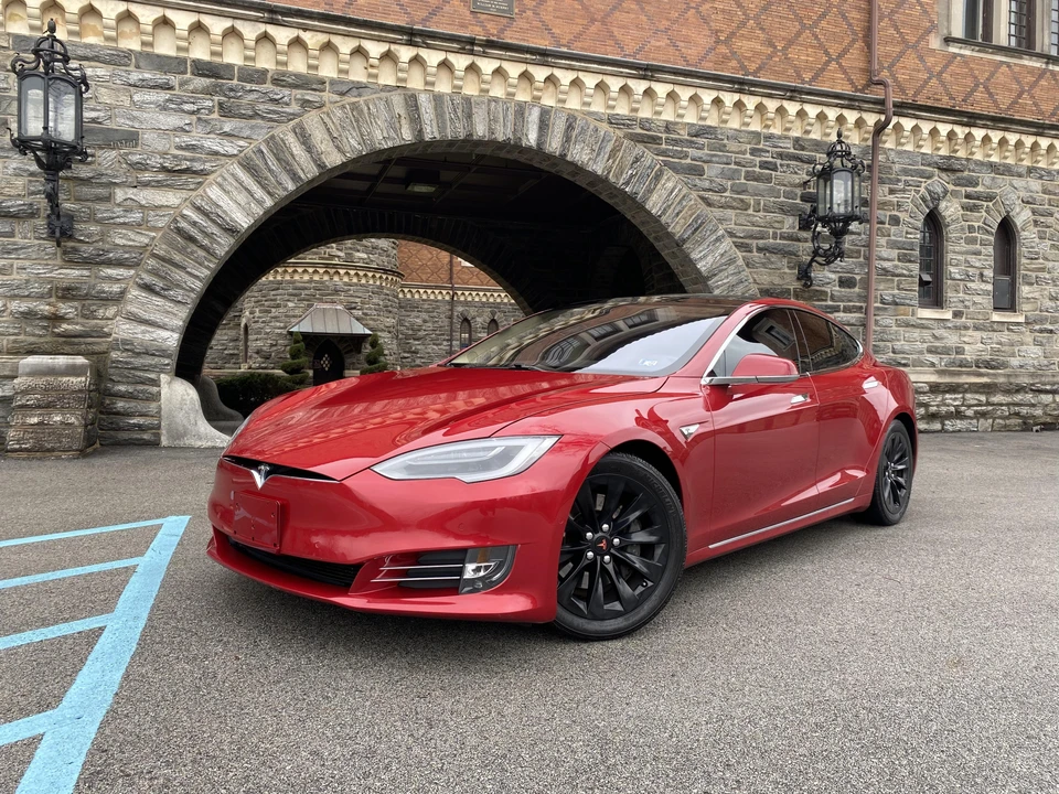 2016 Tesla Model S - Image 7 of 31