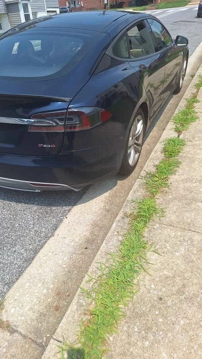 2016 Tesla Model S - Image 9 of 9