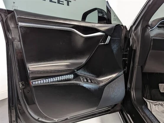 2016 Tesla Model S - Image 8 of 12