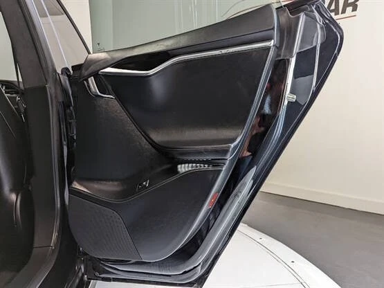 2016 Tesla Model S - Image 11 of 12