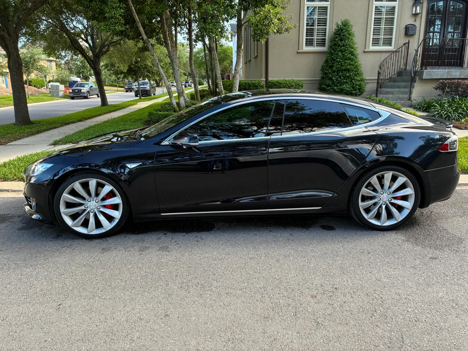 2016 Tesla Model S - Image 7 of 31