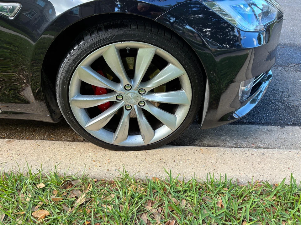 2016 Tesla Model S - Image 15 of 31