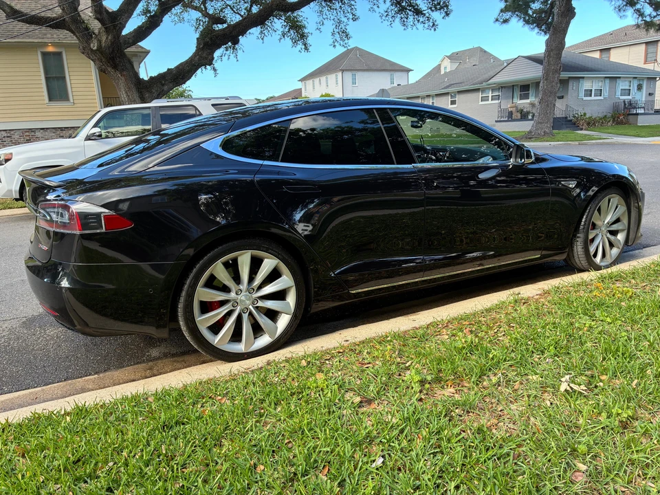 2016 Tesla Model S - Image 10 of 31