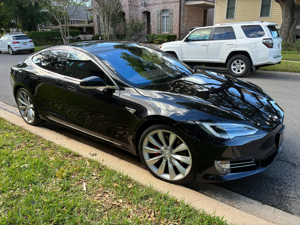 2016 Tesla Model S - Image 11 of 31