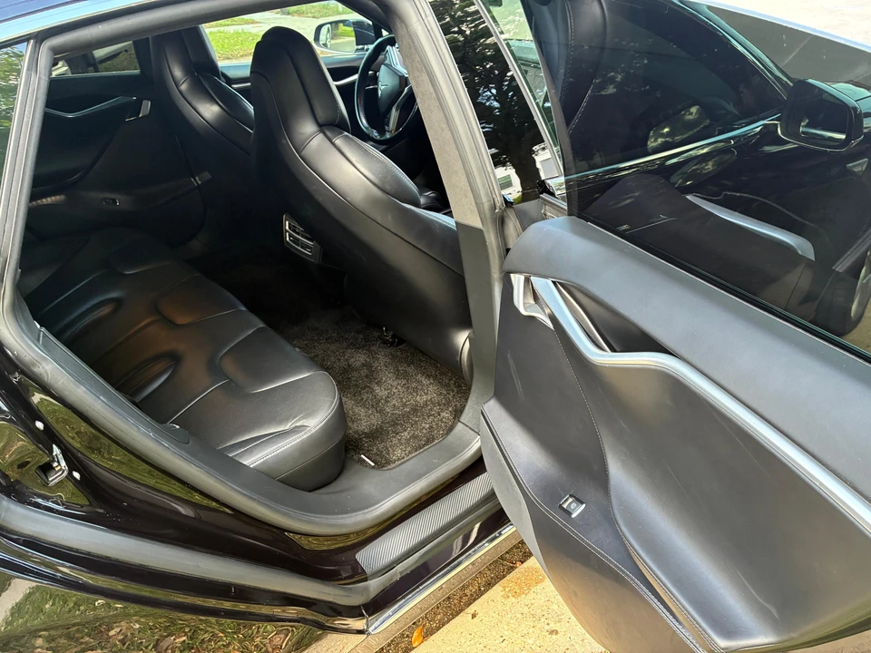 2016 Tesla Model S - Image 22 of 31