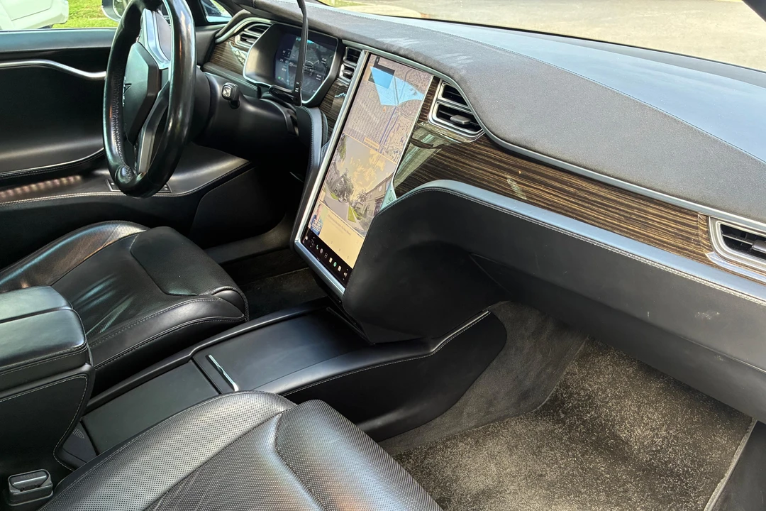 2016 Tesla Model S - Image 17 of 31