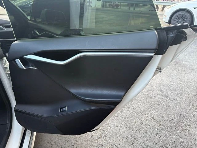 2016 Tesla Model S - Image 8 of 17