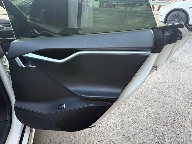 2016 Tesla Model S - Image 8 of 17
