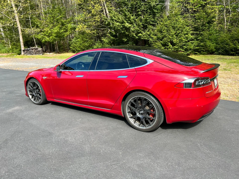 2016 Tesla Model S - Image 8 of 31