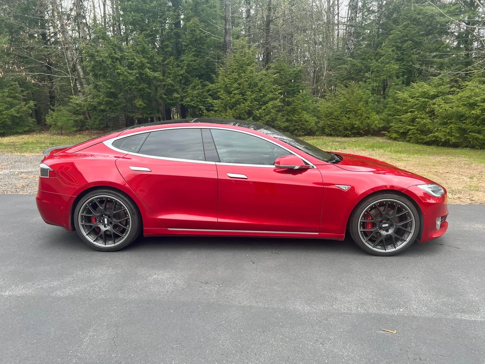 2016 Tesla Model S - Image 9 of 31