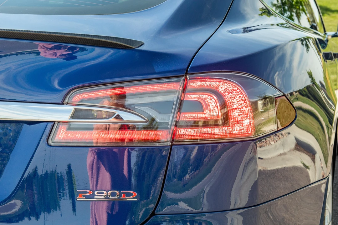 2016 Tesla Model S - Image 25 of 31