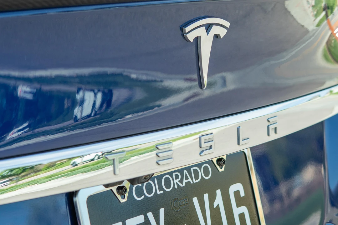 2016 Tesla Model S - Image 22 of 31