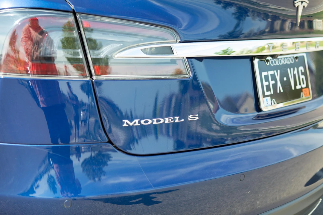 2016 Tesla Model S - Image 21 of 31