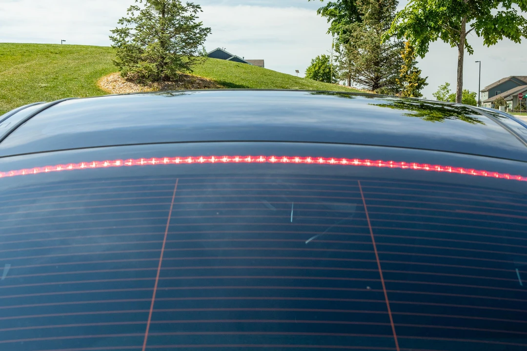 2016 Tesla Model S - Image 23 of 31