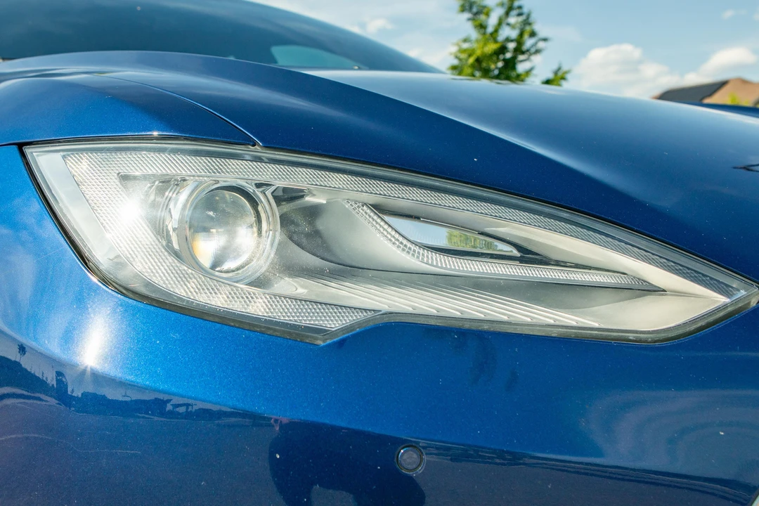 2016 Tesla Model S - Image 12 of 31