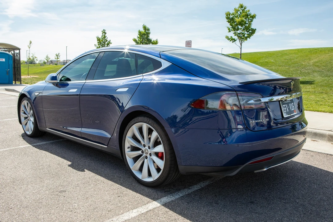 2016 Tesla Model S - Image 10 of 31