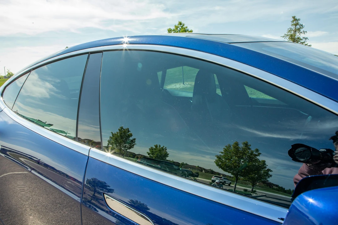 2016 Tesla Model S - Image 27 of 31