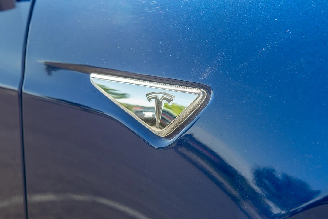 2016 Tesla Model S - Image 29 of 31