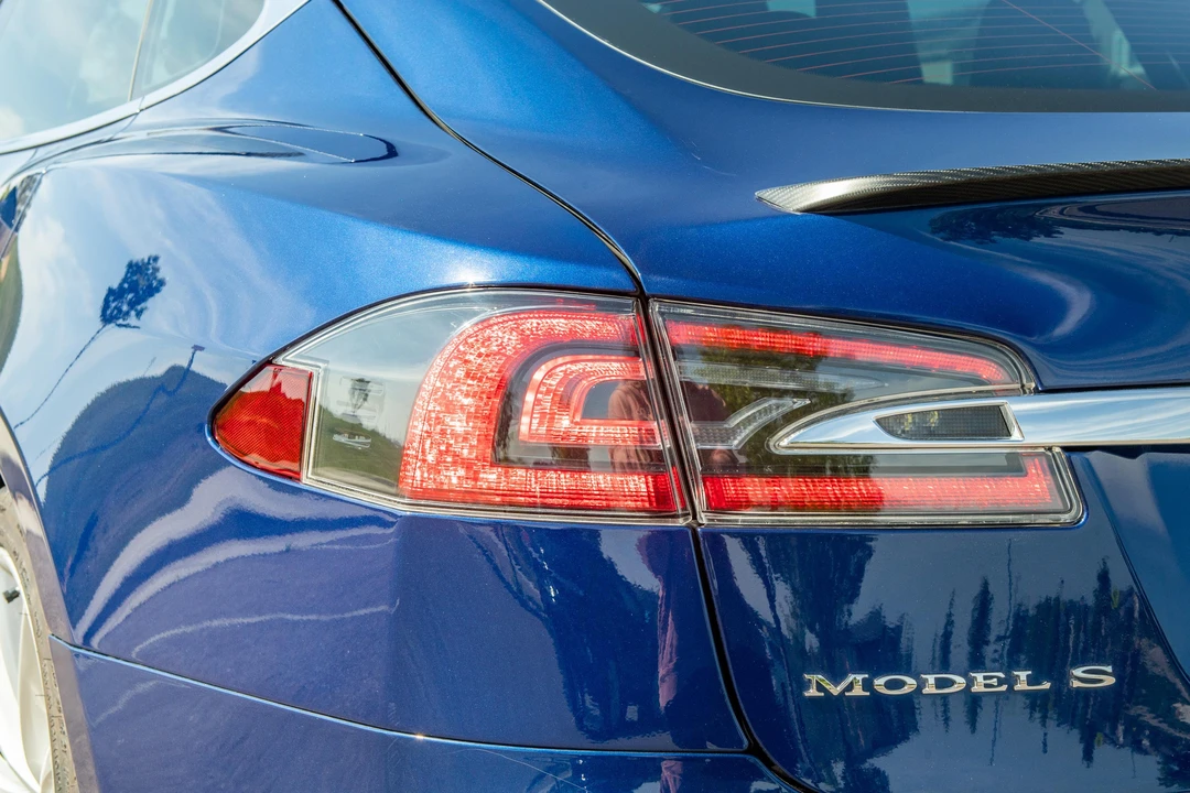 2016 Tesla Model S - Image 20 of 31