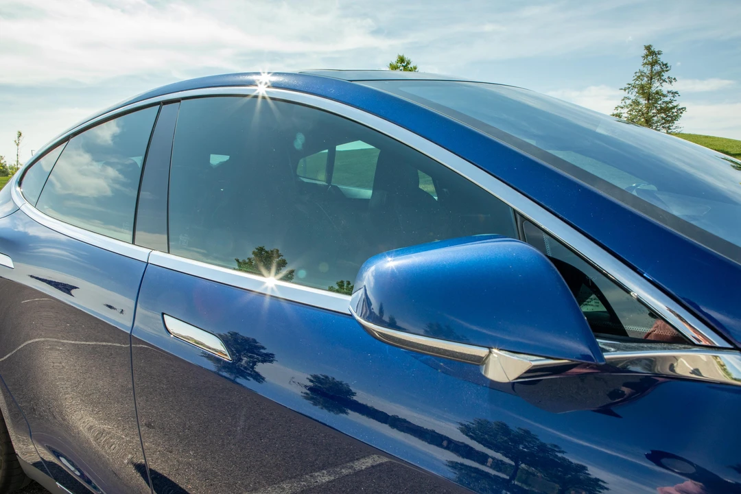 2016 Tesla Model S - Image 28 of 31