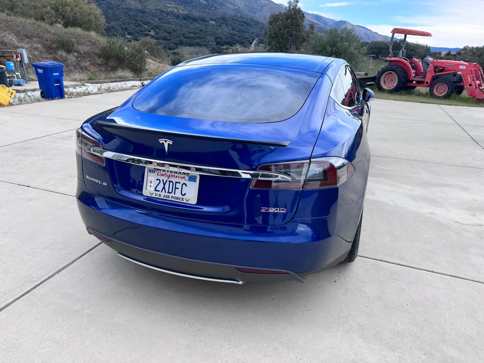 2016 Tesla Model S - Image 14 of 31